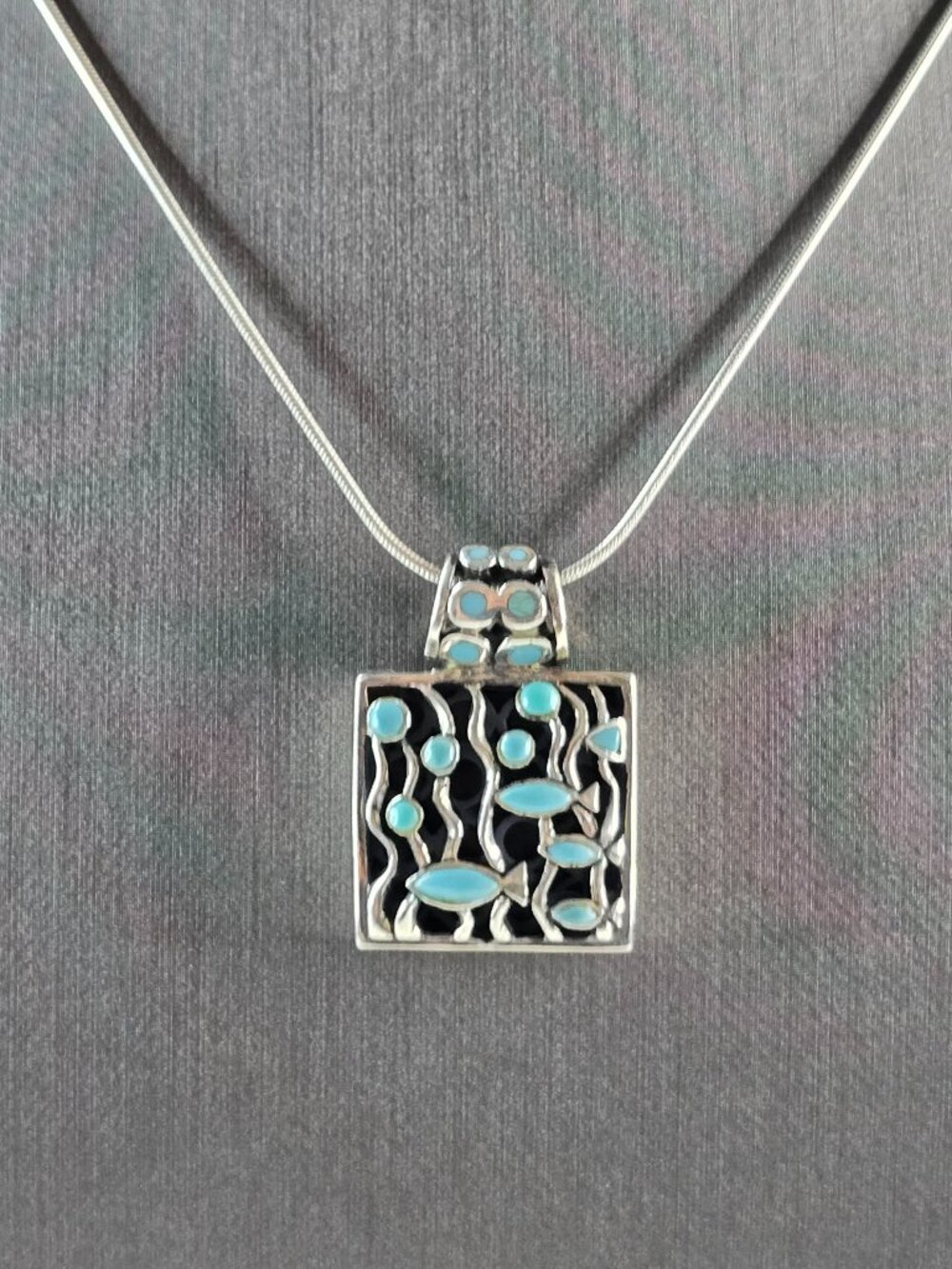 Womens Sterling Silver Modernist Turquoise Fish Pendant & Necklace 16.0g E3276